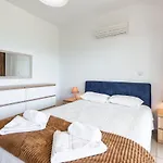 Sea Front Oceanus H3 By Ezoria Villas