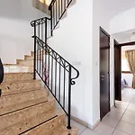 Sea Front Oceanus H3 By Ezoria Villas