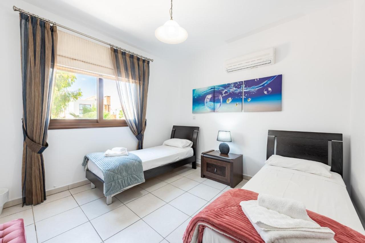 Villa Sea Front Oceanus H3 By Ezoria